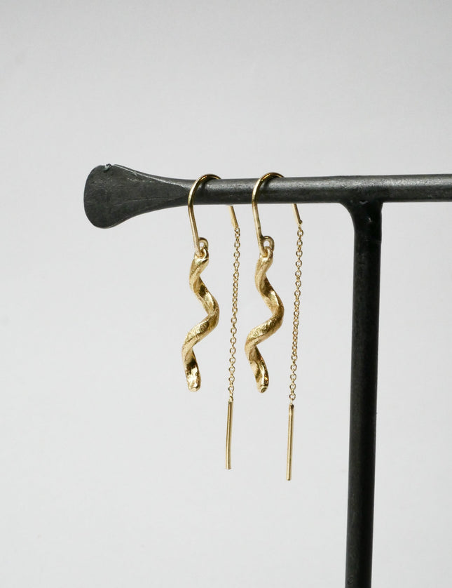 Earring Chain Bungle Swirly Gold - Things I Like Things I Love