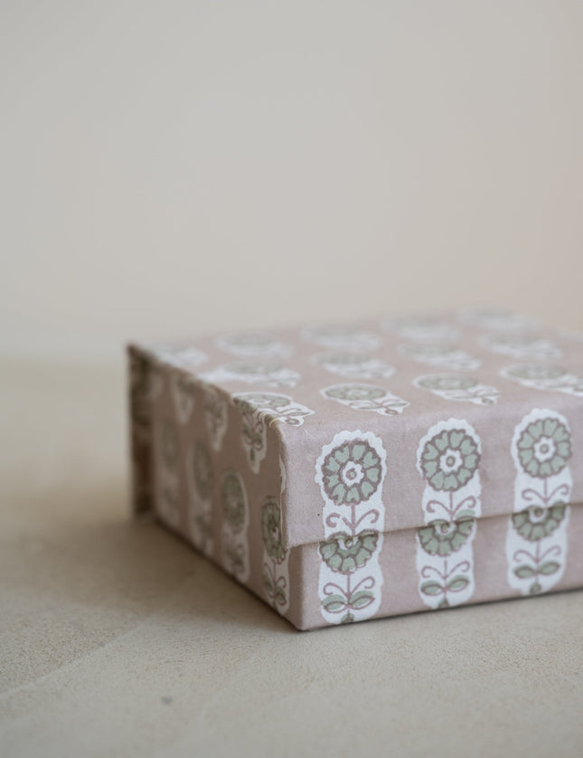 Jewellery Box Paper - Things I Like Things I Love