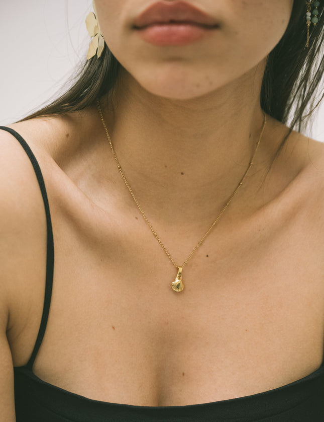 Necklace We Shell Sea Gold - Things I Like Things I Love