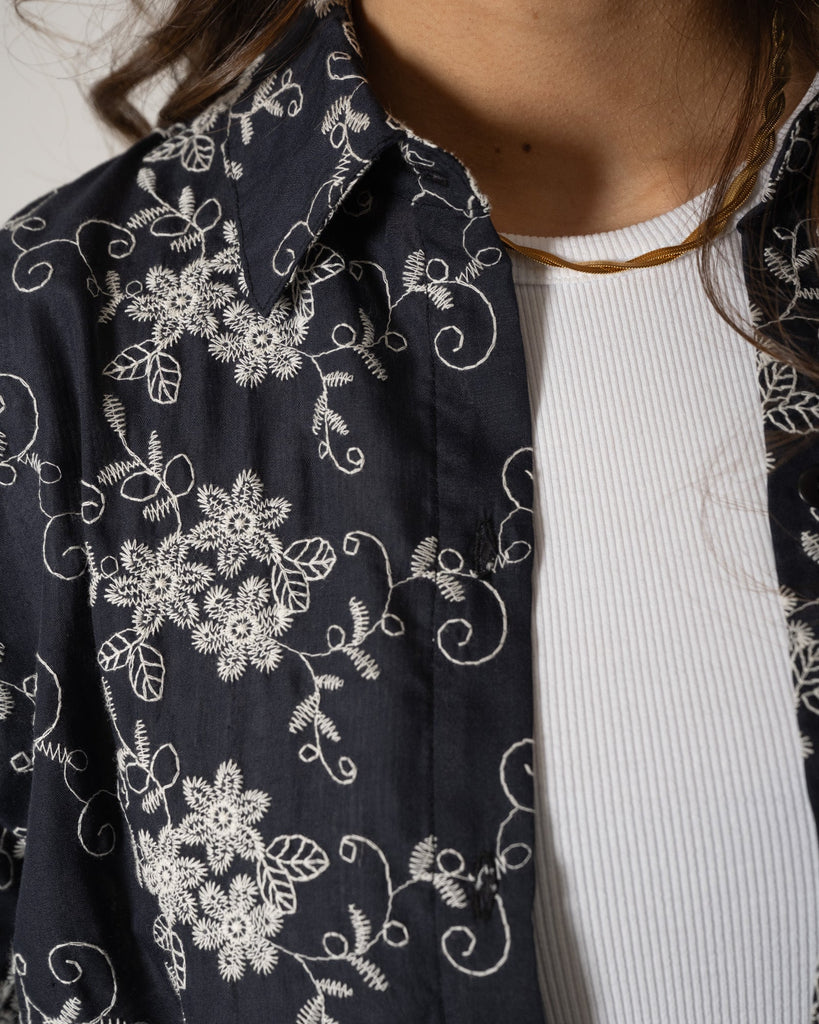 TILTIL Heidi Blouse Embroidery Black White Flower One Size - Things I Like Things I Love