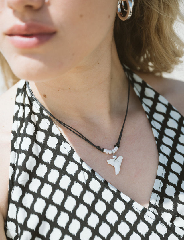 TILTIL Necklace Tooth White - Things I Like Things I Love